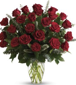 24 Crimson red roses in glas vase
